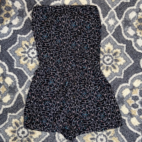 ANGIE brand strapless romper - Picture 1 of 8